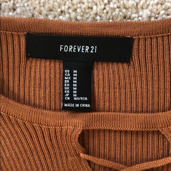 Never Worn Ribbed LS Top - Picture 3 of 3